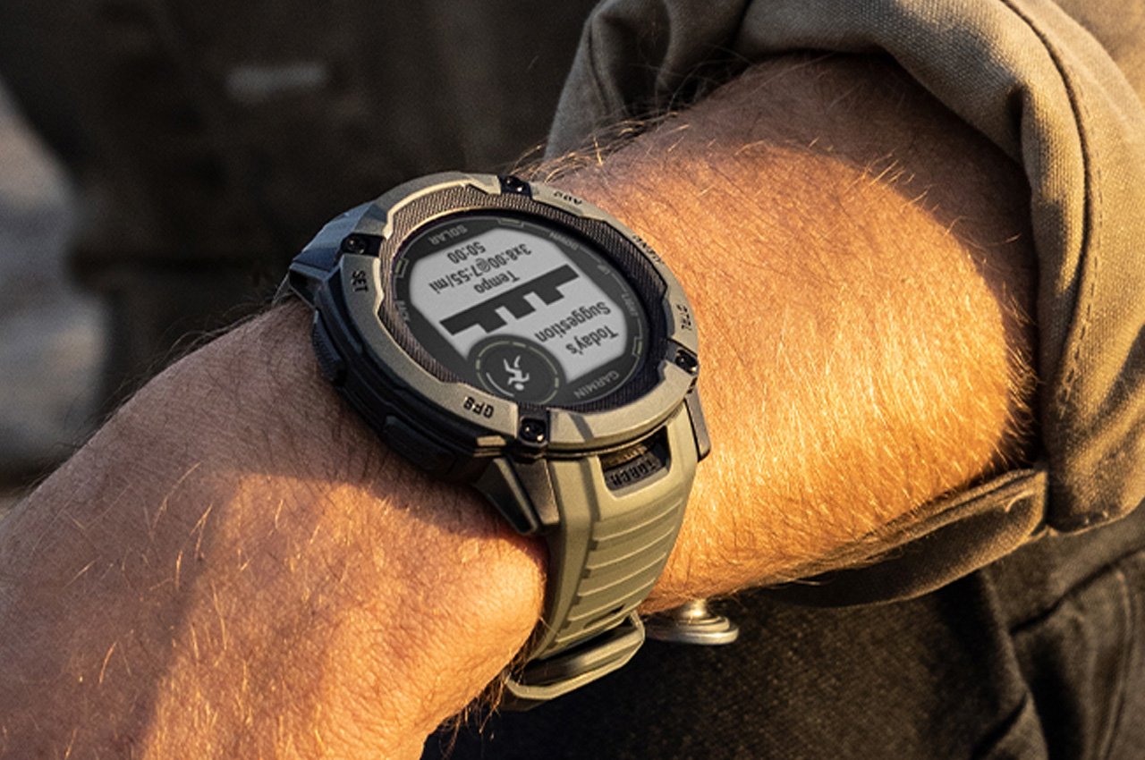 Garmin Instinct 2 Solar vs Garmin Instinct Crossover Tactical Edition: What  is the difference?