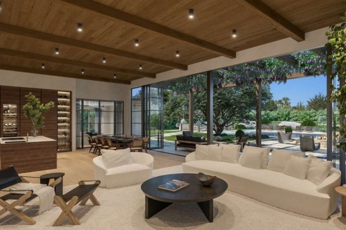 How to define different zones and maximize space in an open-concept space