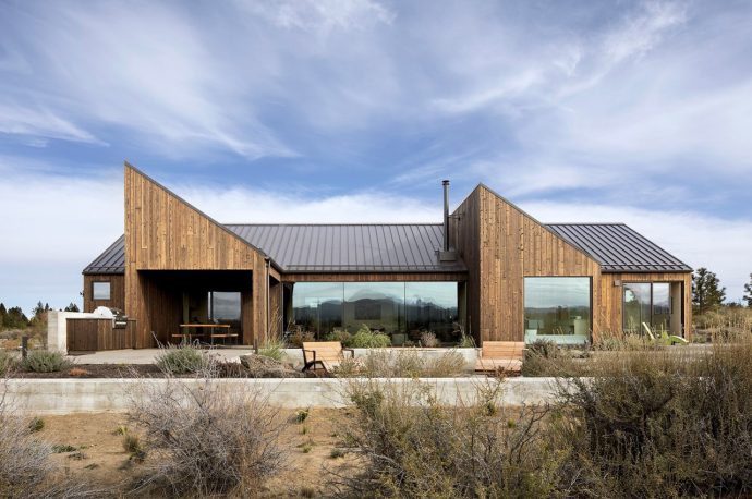 This cross-laminated timber desert home rates high on sustainability + good looks