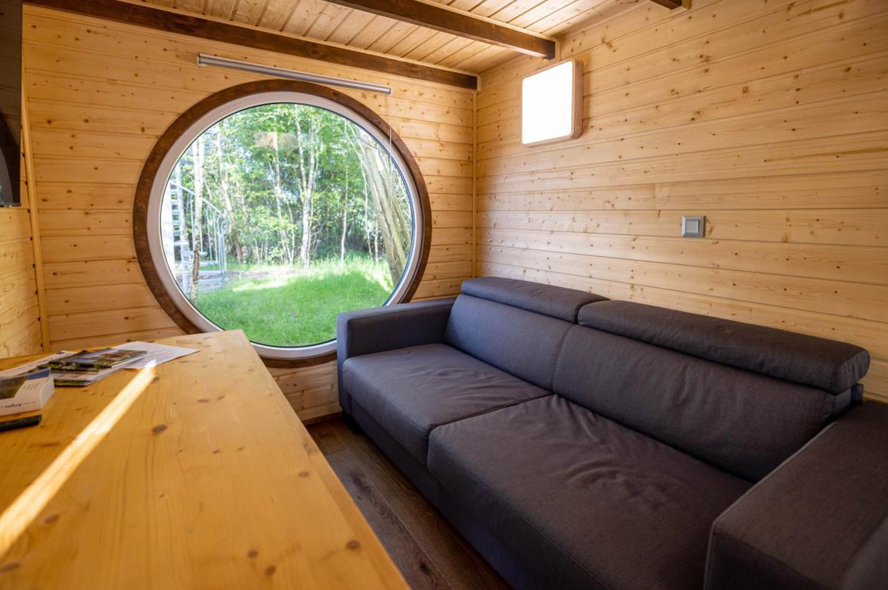 https://www.yankodesign.com/images/design_news/2023/04/this-luxurious-wooden-tiny-house-with-two-lofts-can-be-used-as-primary-residence-or-holiday-rental/Berghaus_Dufour_Tiny-Home_10.jpg