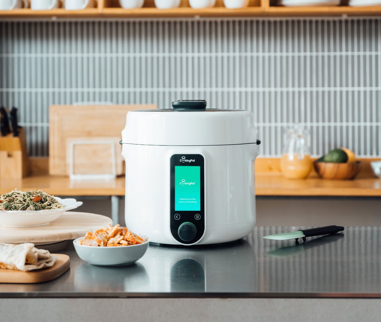 This multifunctional smart cooker turns you into a kitchen wiz