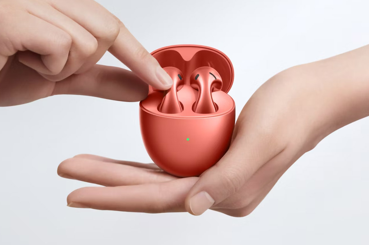 https://www.yankodesign.com/images/design_news/2023/04/waterdrop-shaped-huawei-freebuds-5-promise-ergonomic-comfort-premium-sound-and-excellent-anc/HUAWEI-FreeBuds-5-earbuds-1.jpg