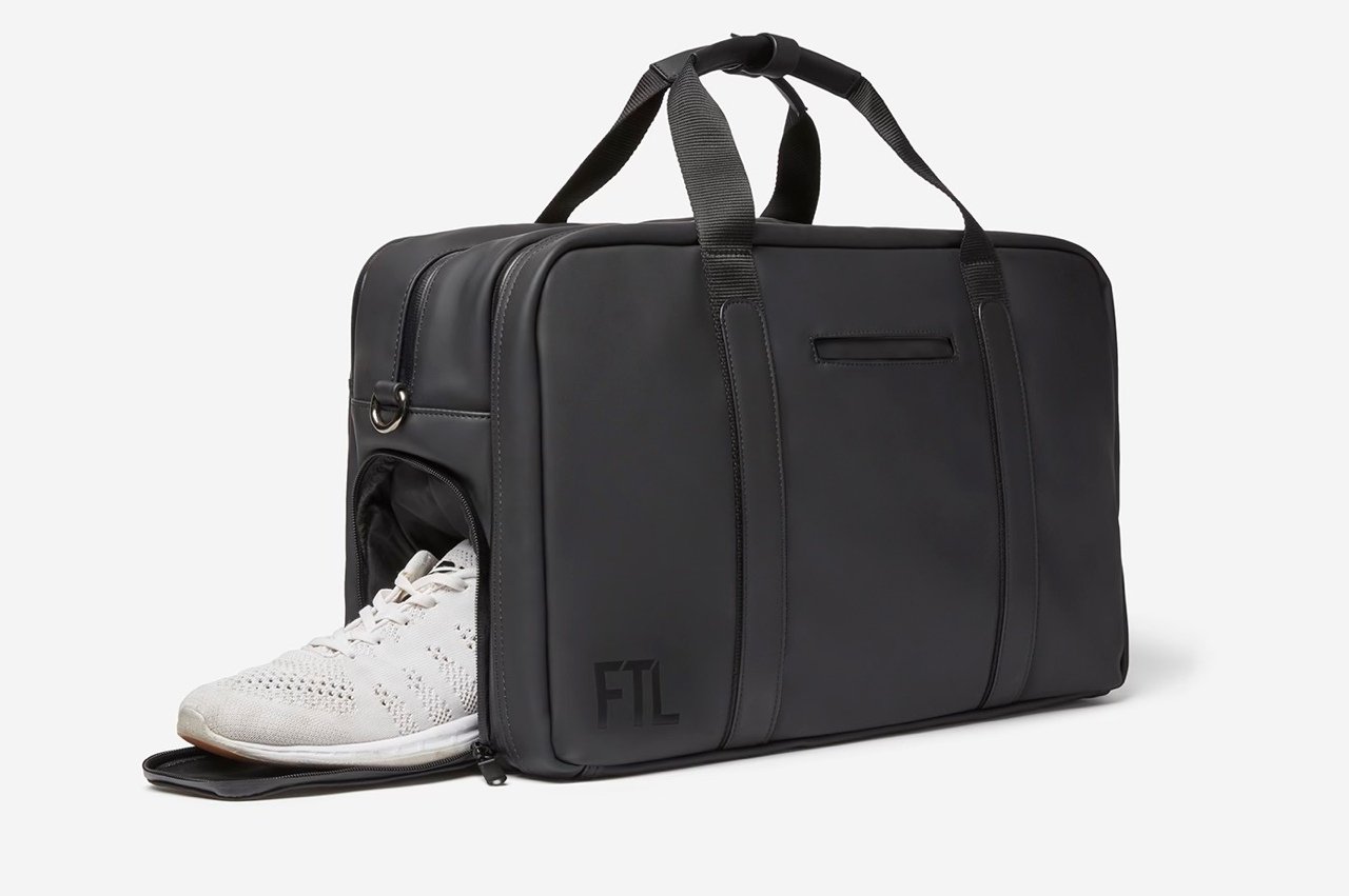 #This modern all-in-one duffel bag allows you to easily transition between the office, gym, and even travel
