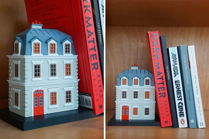 Art Meets Functionality: This 3D Printed Parisian Building Bookend is Perfect for the Literary Traveler