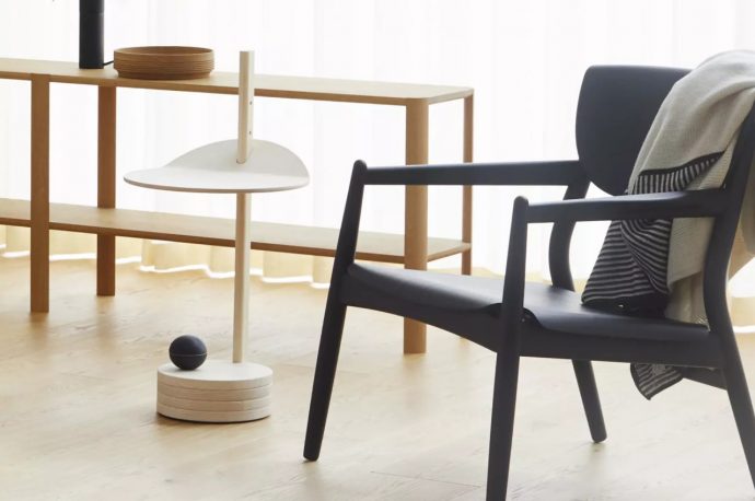 How this beautiful wooden side table seems to hover in the air