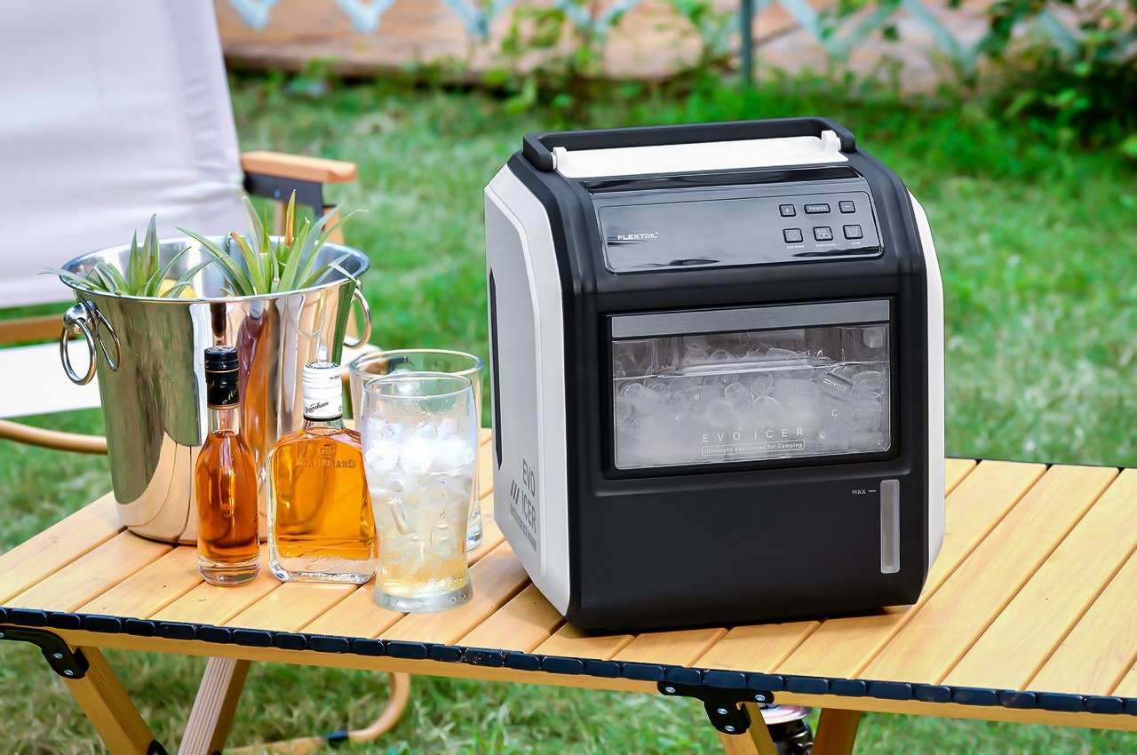 #This battery-powered ice maker lets you beat the summer heat anytime, anywhere