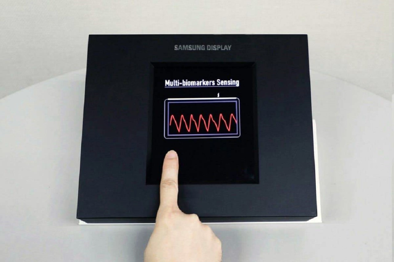 #Samsung Reveals Revolutionary OLED Panel with Built-in Fingerprint Scanner and Heart Rate Sensor