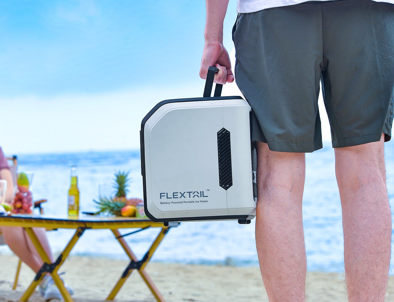 This battery-powered ice maker lets you beat the summer heat anytime, anywhere