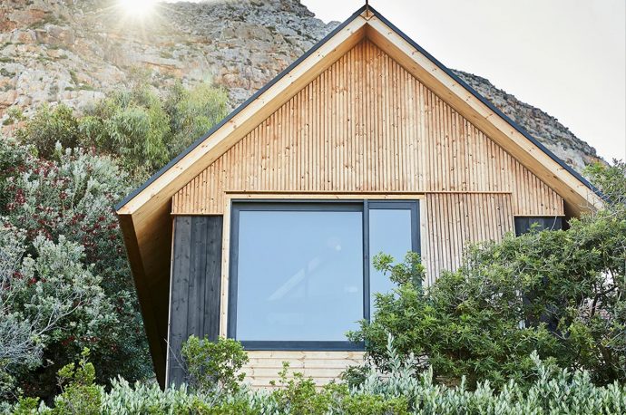 Tiny wooden cabin in Cape Town was assembled on-site in three weeks