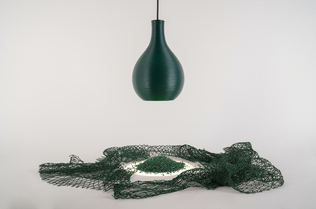 #3D-printed pendant lamps spin beauty out of recycled ocean plastic