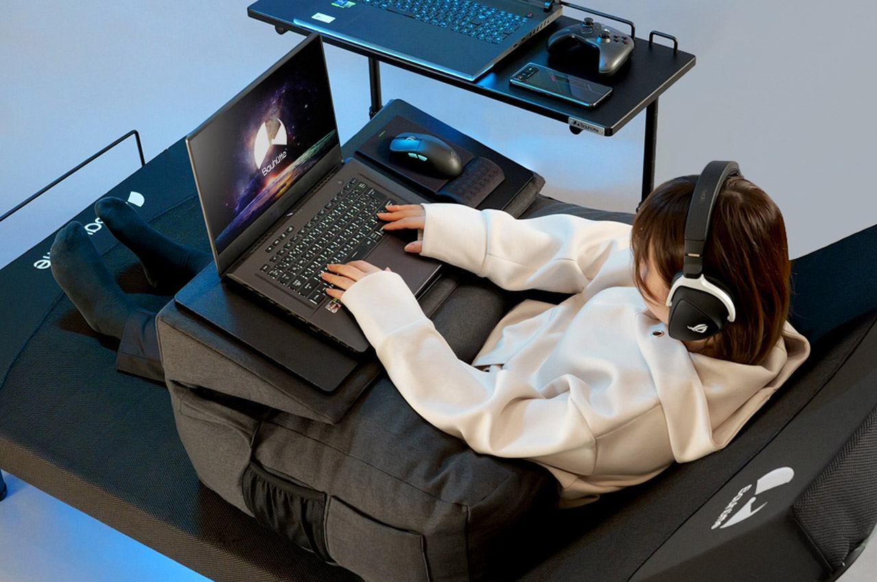 The Bauhutte Tilt Footrest Wide is the perfect gaming footrest for  posture aids and petite people! - Saiga NAK