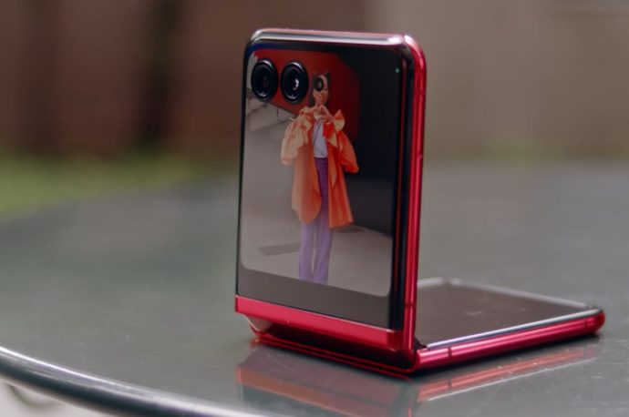 How the Motorola Razr+ will finally make you want foldable phones