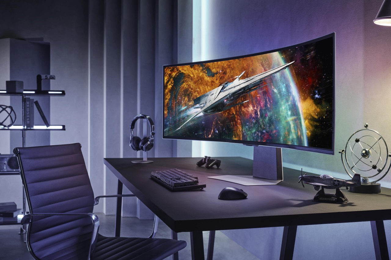 https://www.yankodesign.com/images/design_news/2023/06/how-the-samsung-odyssey-oled-g9-monitor-helps-level-up-your-gaming-and-productivity/samsung-odyssey-oled-g9-2.jpg