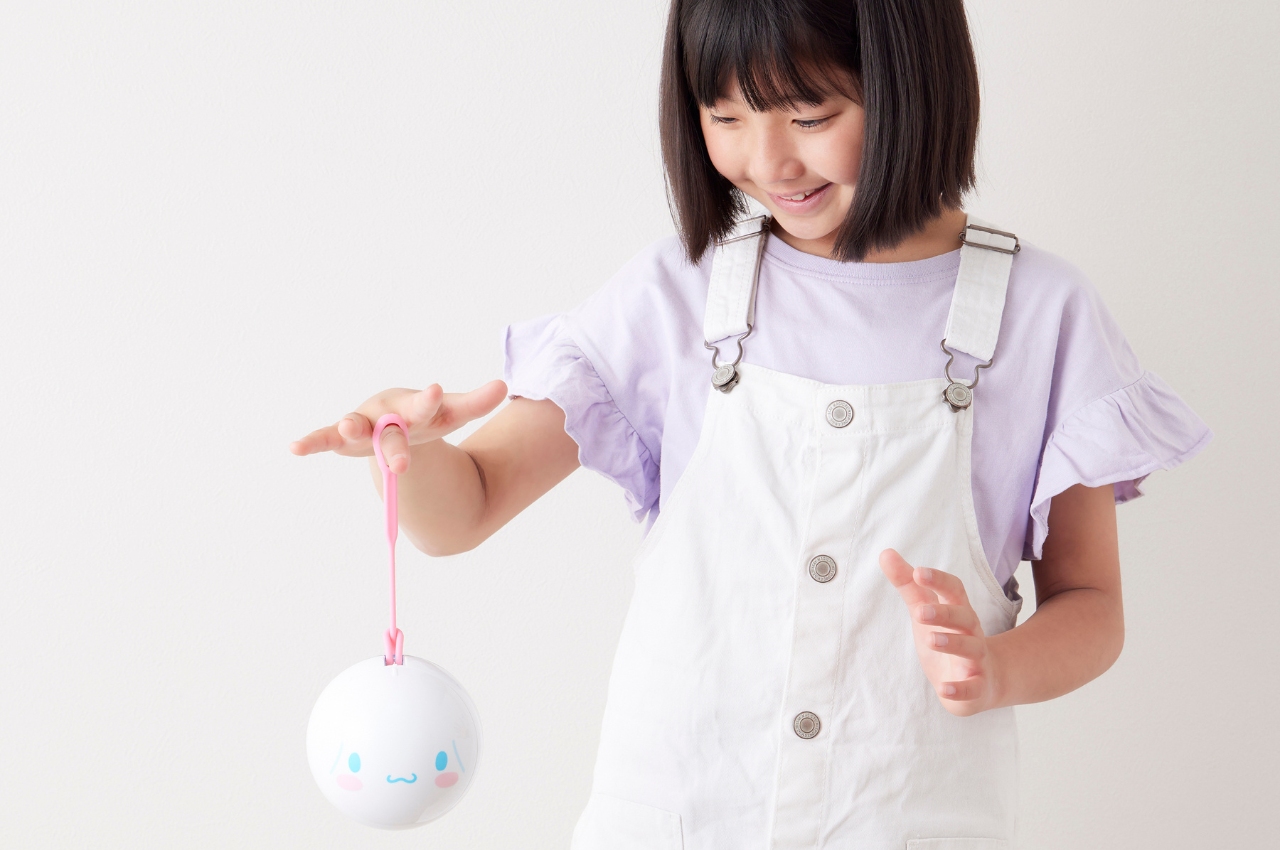 #How to make ice cream while playing with a Sanrio yo-yo