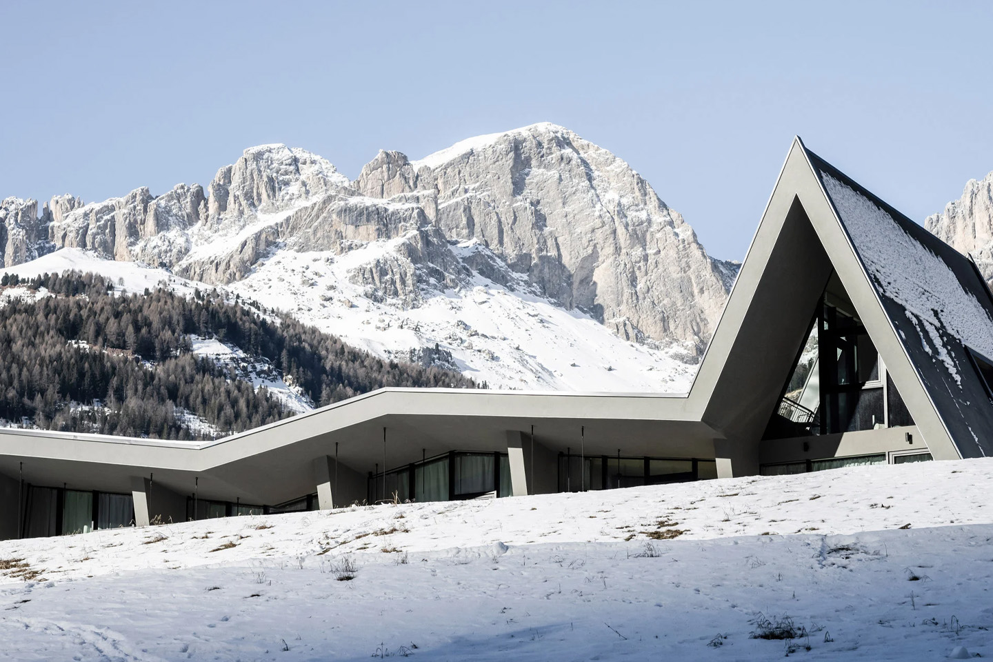 #NOA adds an Alps skyline-inspired extension to a spa hotel in the Dolomites