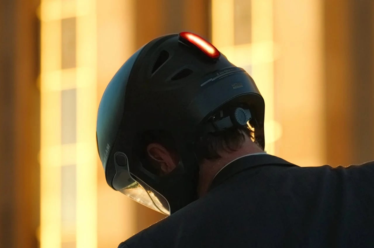 #This advanced e-bike helmet delivers full-head protection that looks and feels great, too