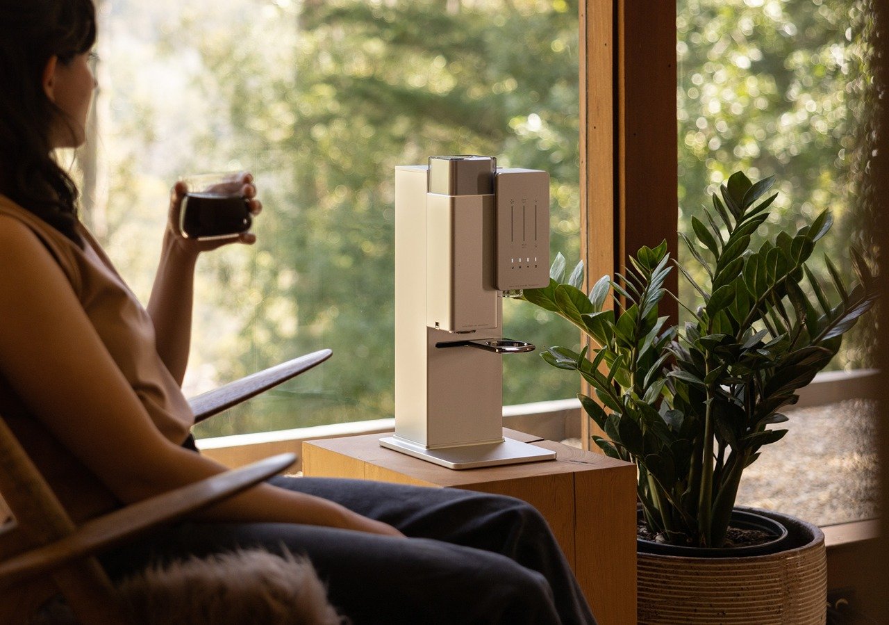 https://www.yankodesign.com/images/design_news/2023/07/6-game-changing-features-that-makes-xbloom-the-tesla-of-coffee-machine/6_game-changing_features_that_makes_this_the_Tesla_of_coffee_machine_3.jpg