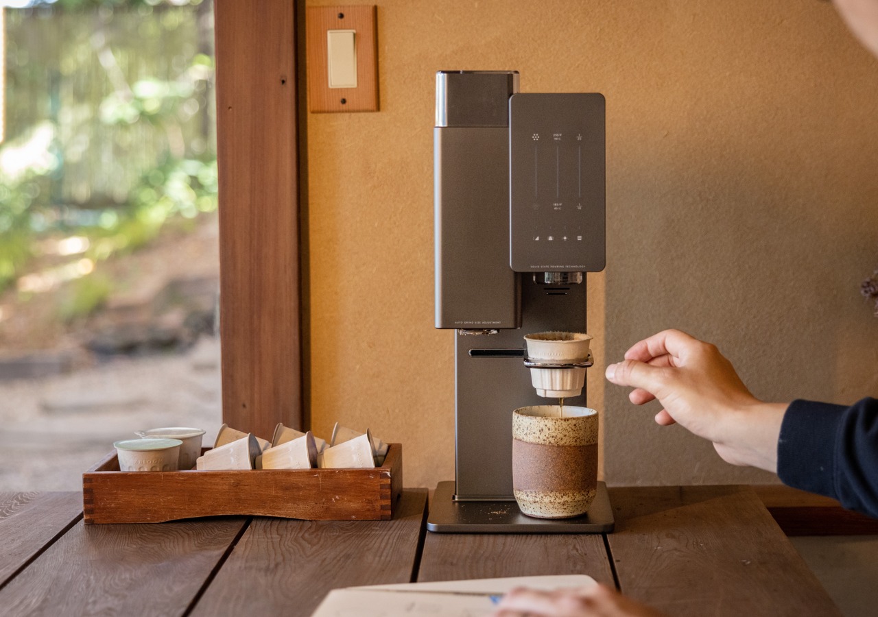 https://www.yankodesign.com/images/design_news/2023/07/6-game-changing-features-that-makes-xbloom-the-tesla-of-coffee-machine/6_game-changing_features_that_makes_this_the_Tesla_of_coffee_machine_5.jpg
