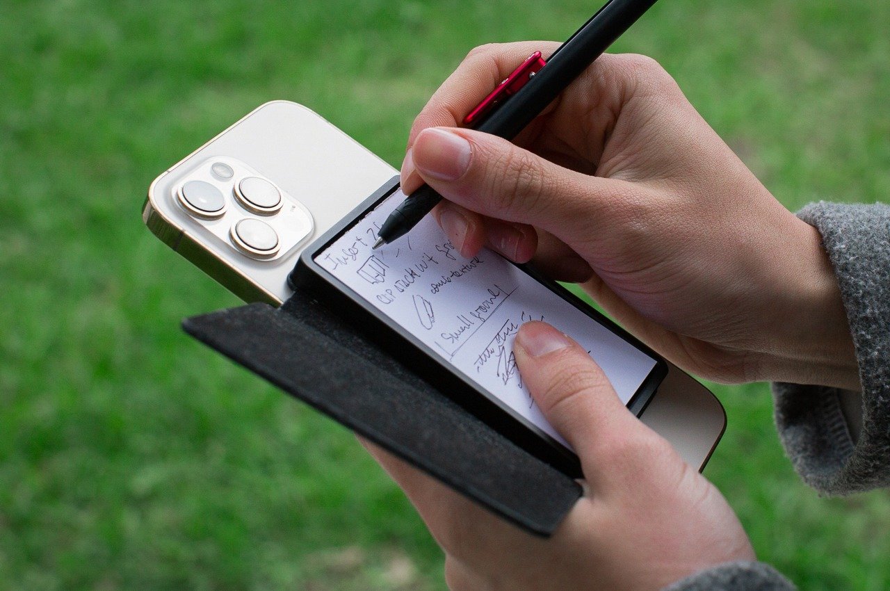 #MagSafe-compatible Notebook For Your iPhone Is The Perfect Fusion Of New-Age And Old-School