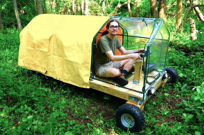 A DIY enthusiast built this micro electric camper on tank treads to strolls and live in the woods