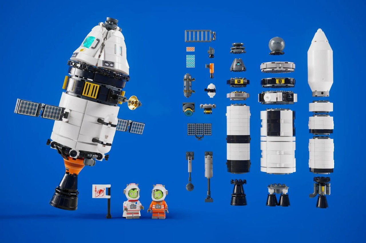 #Kerbal Space Program Gets Its Own LEGO Set With A Detailed, Modular Space Shuttle