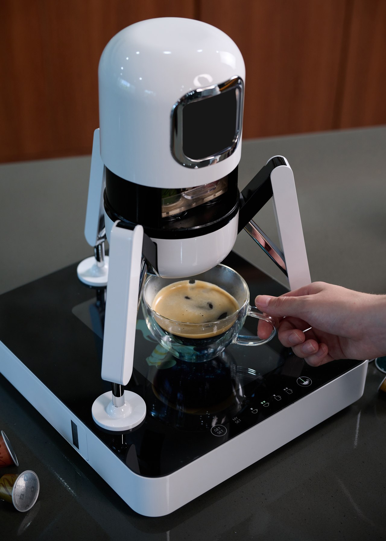 https://www.yankodesign.com/images/design_news/2023/07/coffee_machine_uses_two_pods_for_nuanced_flavor_2.jpg