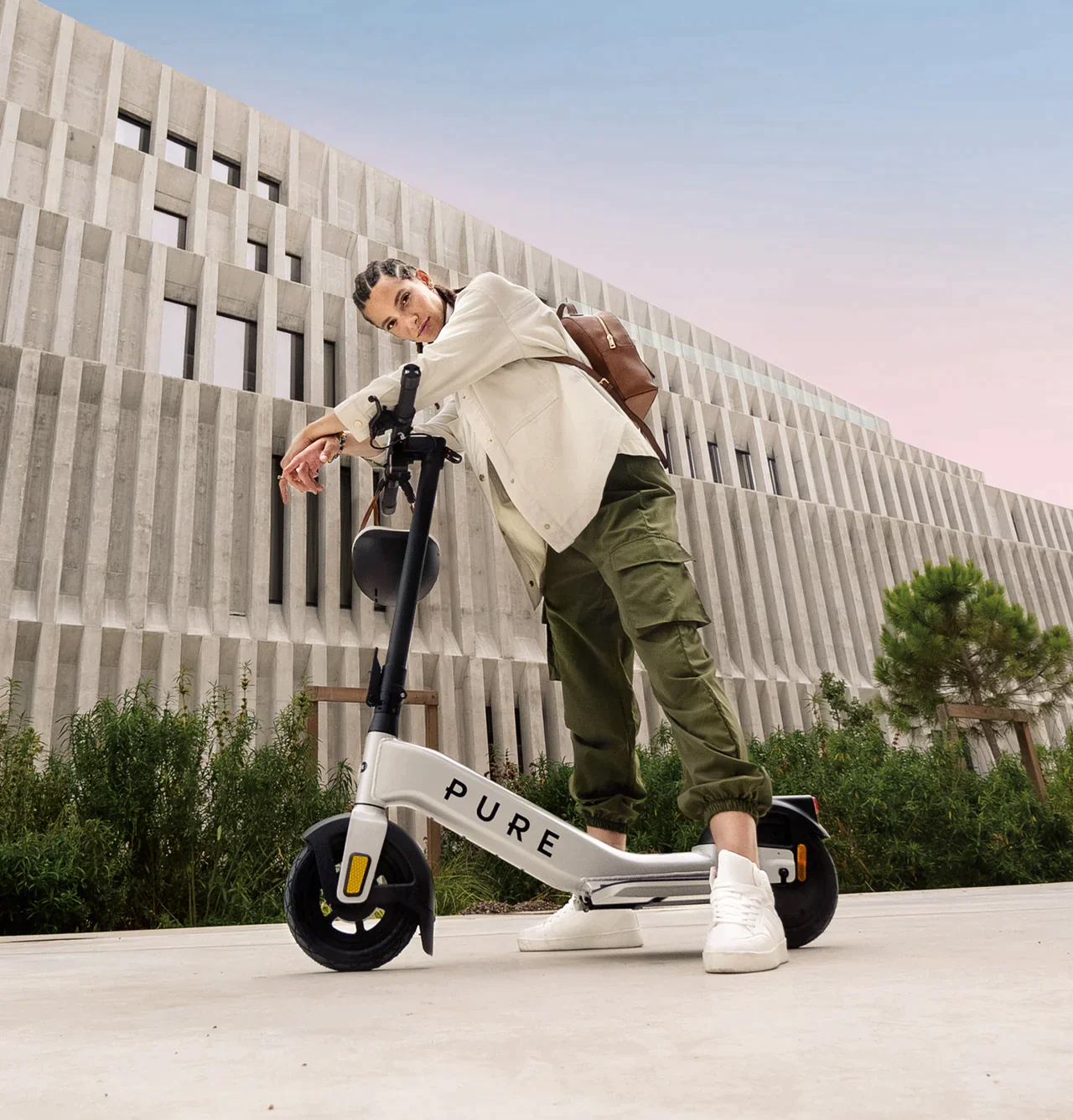 Pure Electric’s Ultra-Compact E-Scooter Packs A 710W Motor And A Stunning 24+ Mile Range