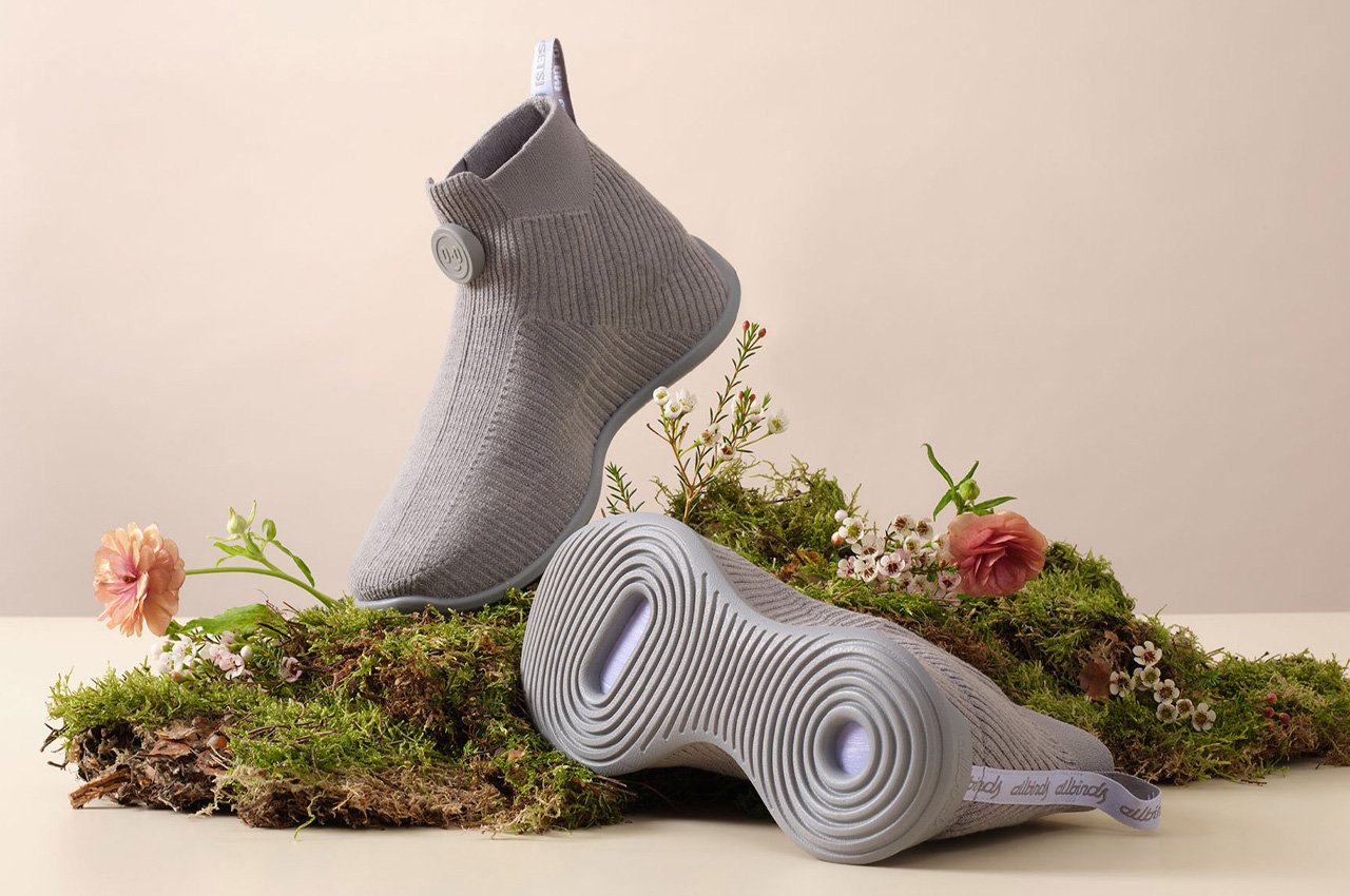 #Allbirds unveils “world’s first net-zero carbon shoe” with regenerative wool upper and bioplastic sole