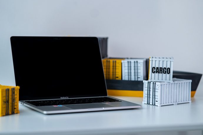 This external hard disk design concept puts a literal spin on the way we move data around