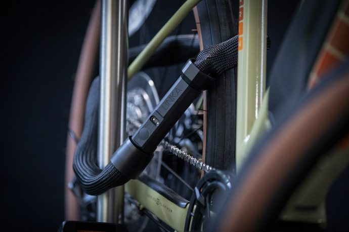World’s first smart chain lock brings incredible durability and convenient security for your bike