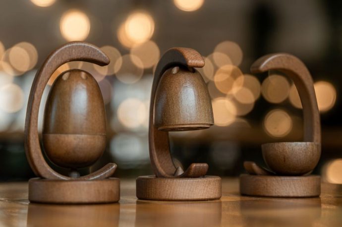 A Mindful Aroma-Diffusing Desk Toy to Find Calm in the Chaos