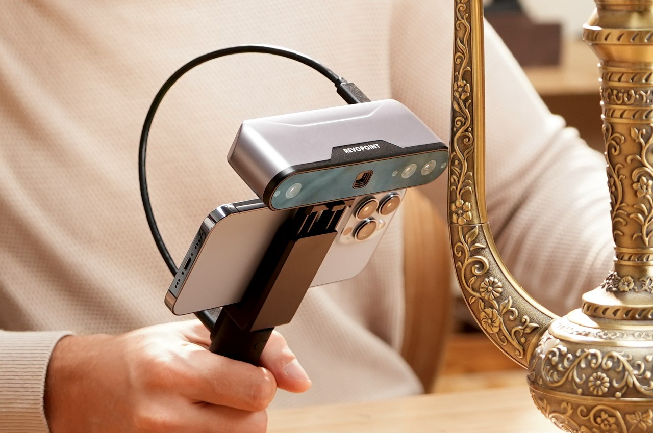 #The pocketable REVPOINT INSPIRE 3D scanner opens the floodgates of creativity for everyone, anytime, anywhere