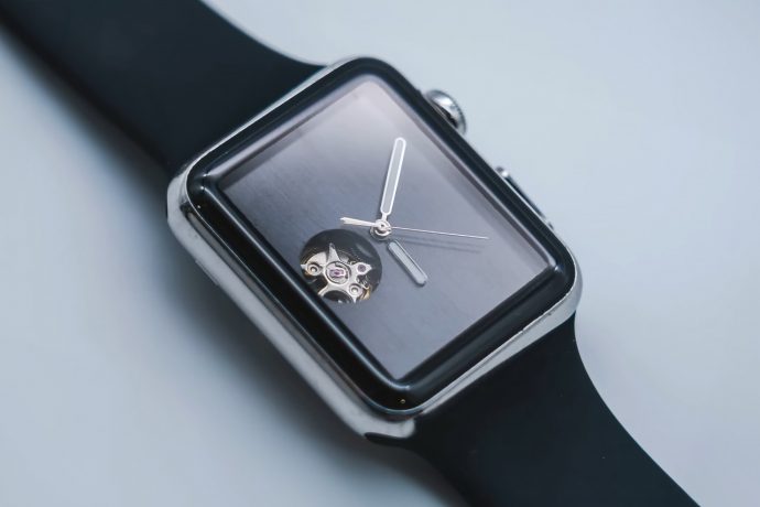How One Crazy YouTuber Built The World’s First “Mechanical Apple Watch” from E-Waste