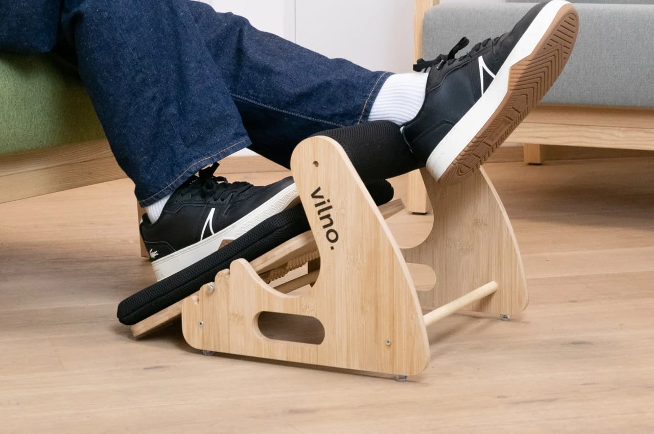 How this multifunctional under desk footrest keeps you comfortable