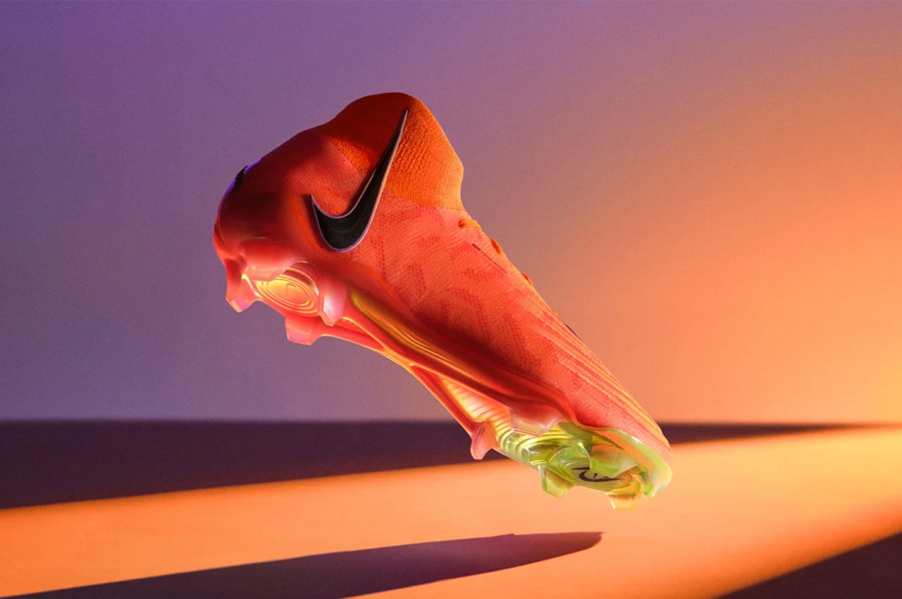 Nike's Phantom Luna Soccer Cleats Specifically Aim To Reduce Injuries in  Female Athletes - Yanko Design