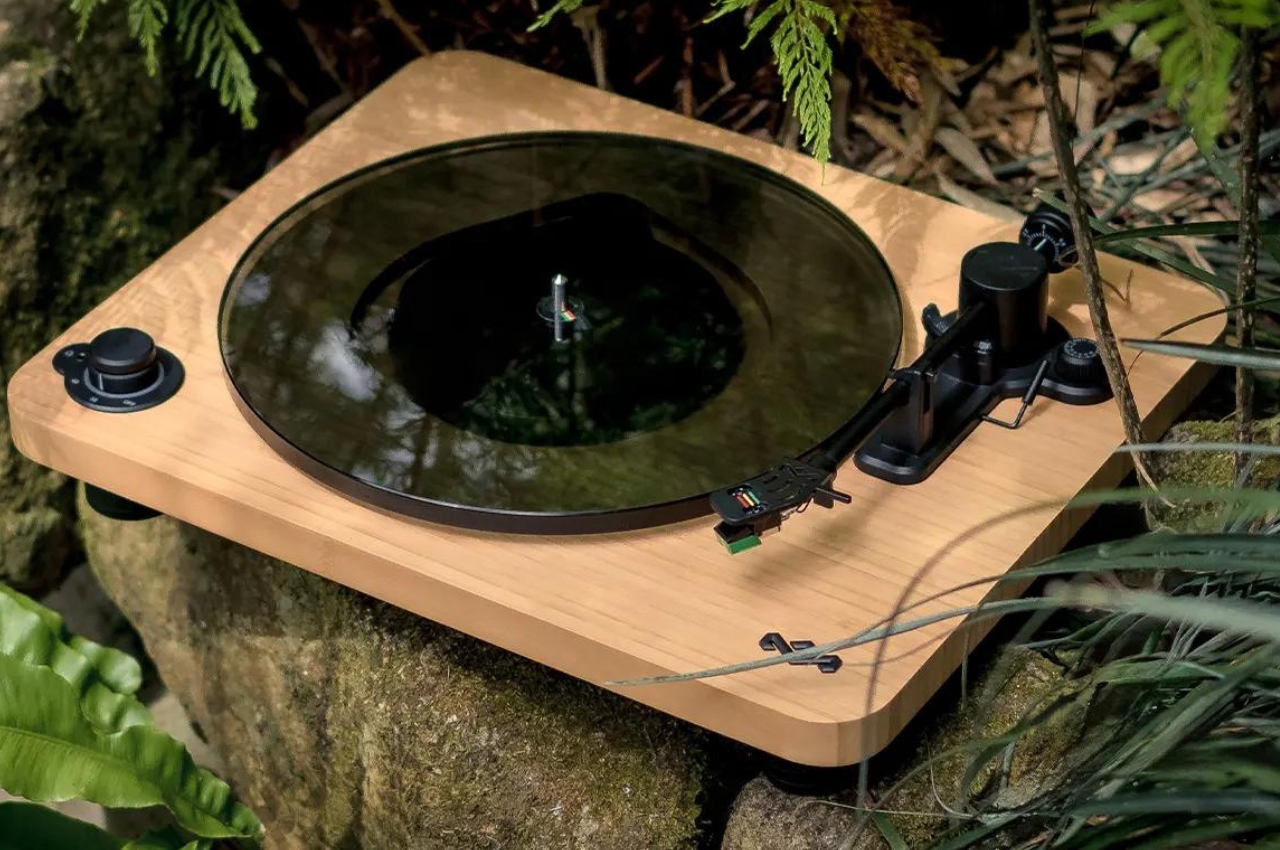 #A sustainably-designed turntable that is as thoughtful as it is powerful vinyl player
