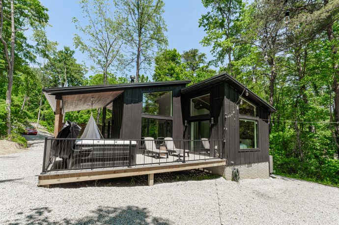 Rentable Tiny Cabin With A Unique Layout Feels Much Larger Than It Actually Is