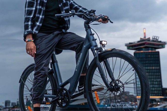 This all-rounder urban e-bike will make any commute a smooth and joyful riding experience