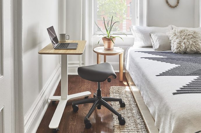This Mini Height-Adjustable Desk Is The Ultimate Space-Saving Furniture For Your Home Office