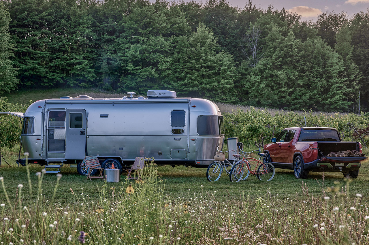 #New Sleek Airstream Trade Wind is customized to go further while enjoying the comfort of your home