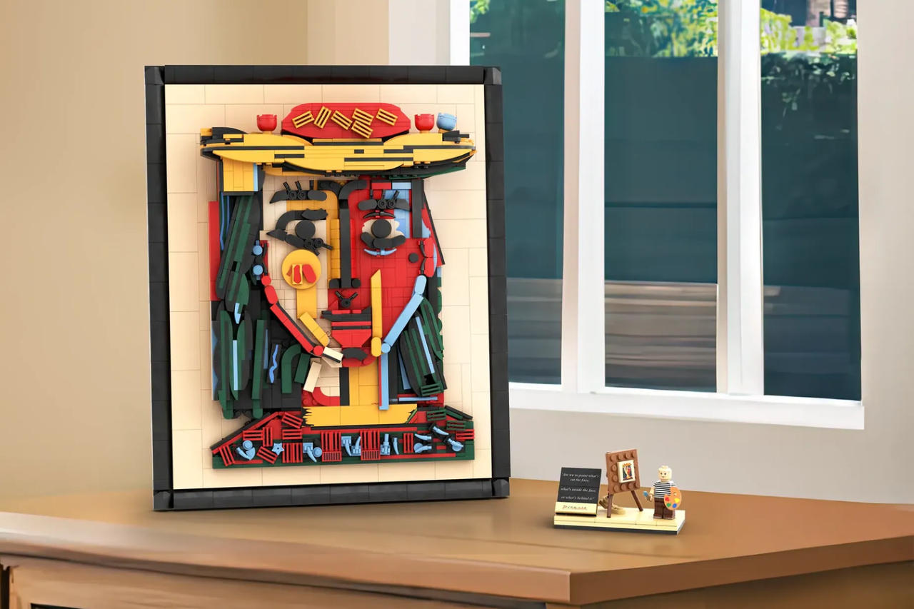 Built with Lego - Picasso's Portrait of a Woman in a Hat