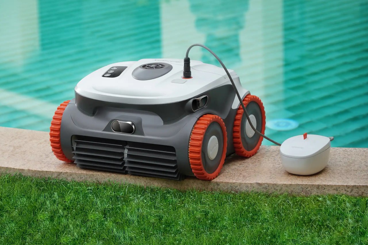 #With 3D Pool Mapping and 165W Suction, this Autonomous Pool Cleaner is an Absolute Must-Have