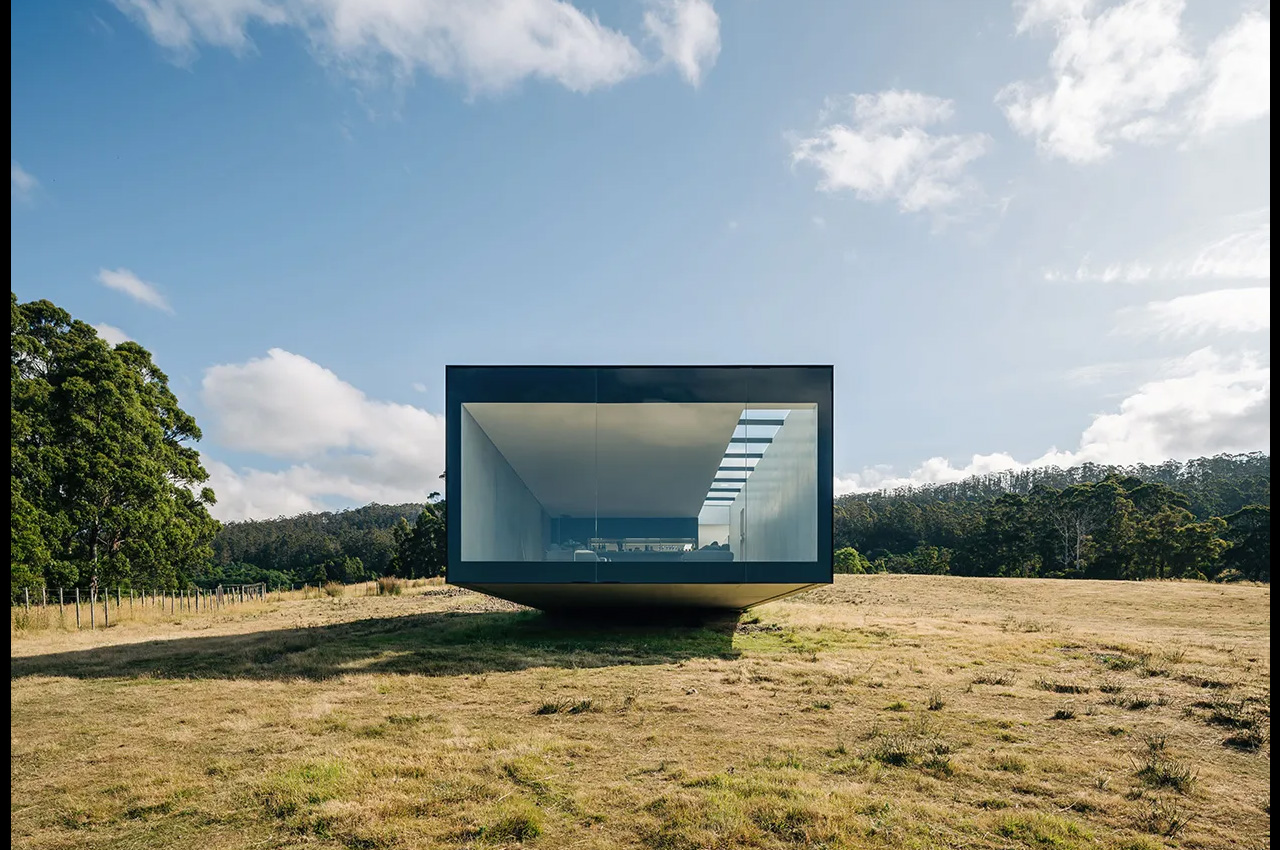 #The Glass House In Tasmania Is A Surrealist Modern Architecture Lover’s Dream Come True