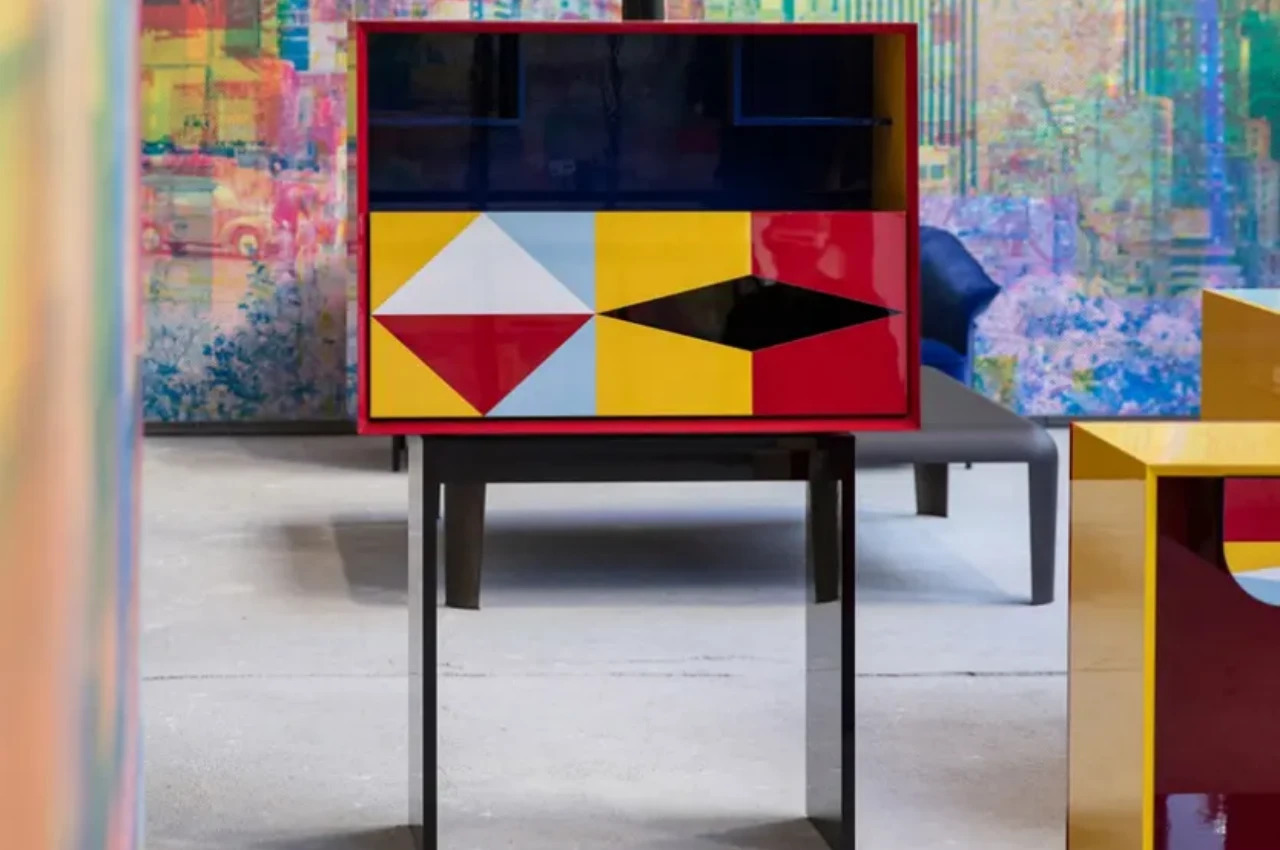 This colorful writing desk brings energy and playfulness to your busy work