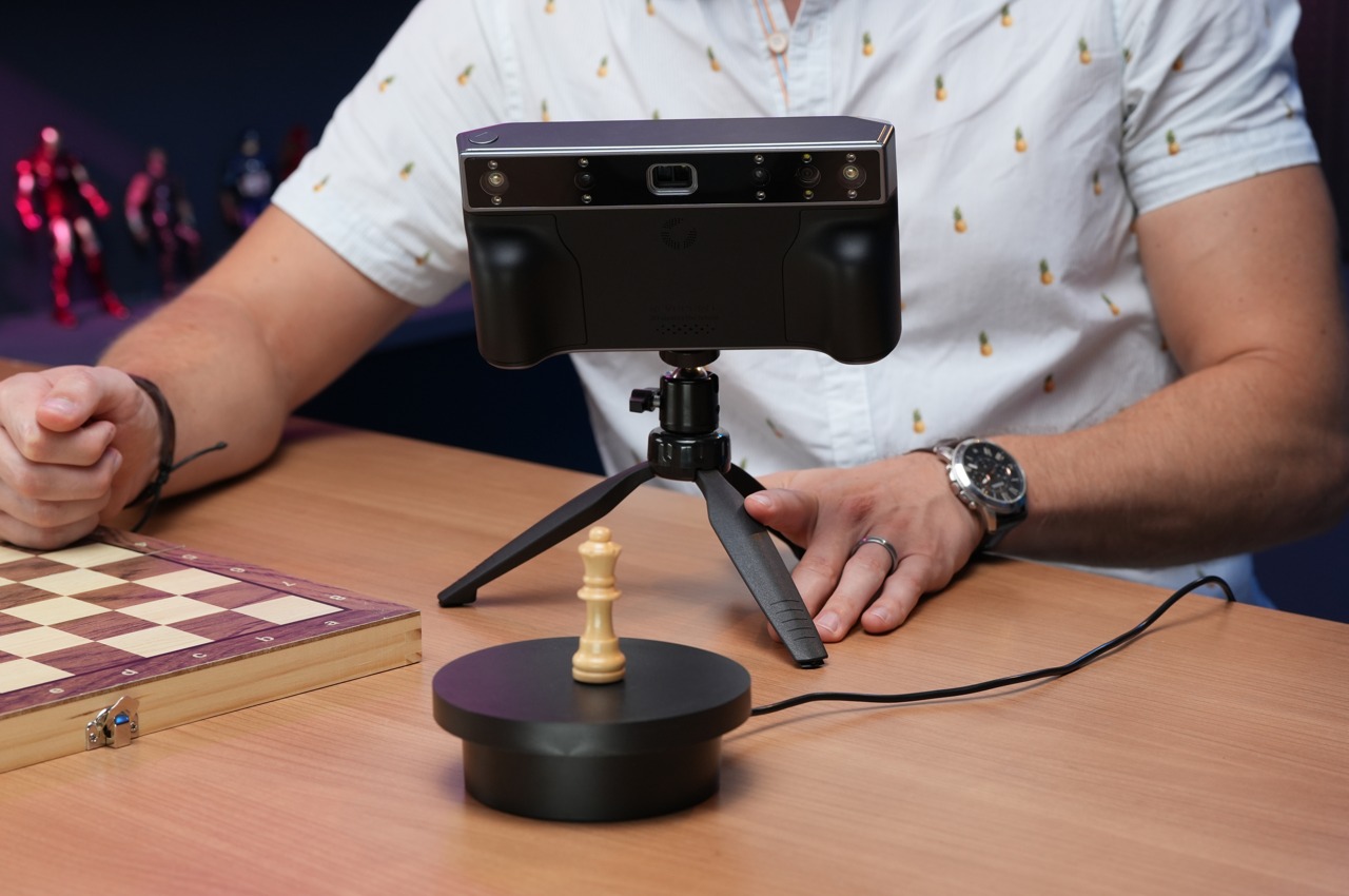 #How the Revopoint MIRACO brings a high-precision professional 3D scanner to the masses