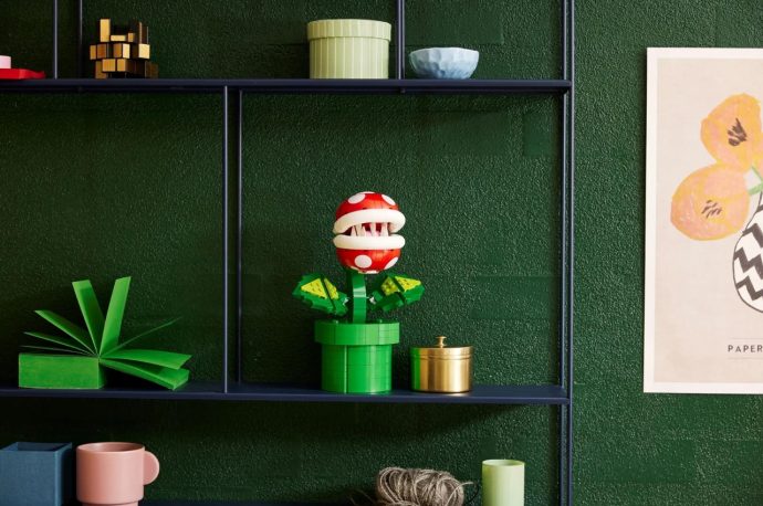 LEGO meets Mario with this retro and iconic Super Mario Piranha Plant