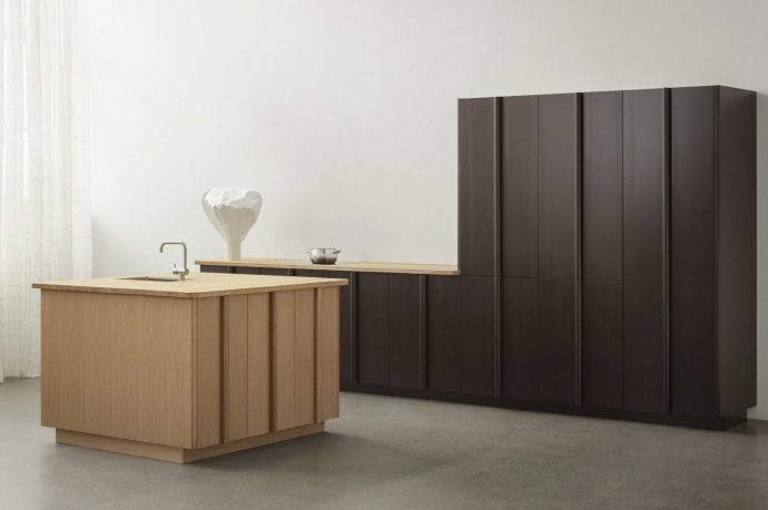 Minimalist & Warm Column Kitchen Is A Refreshing Change From The Typical Industrial Kitchen Units