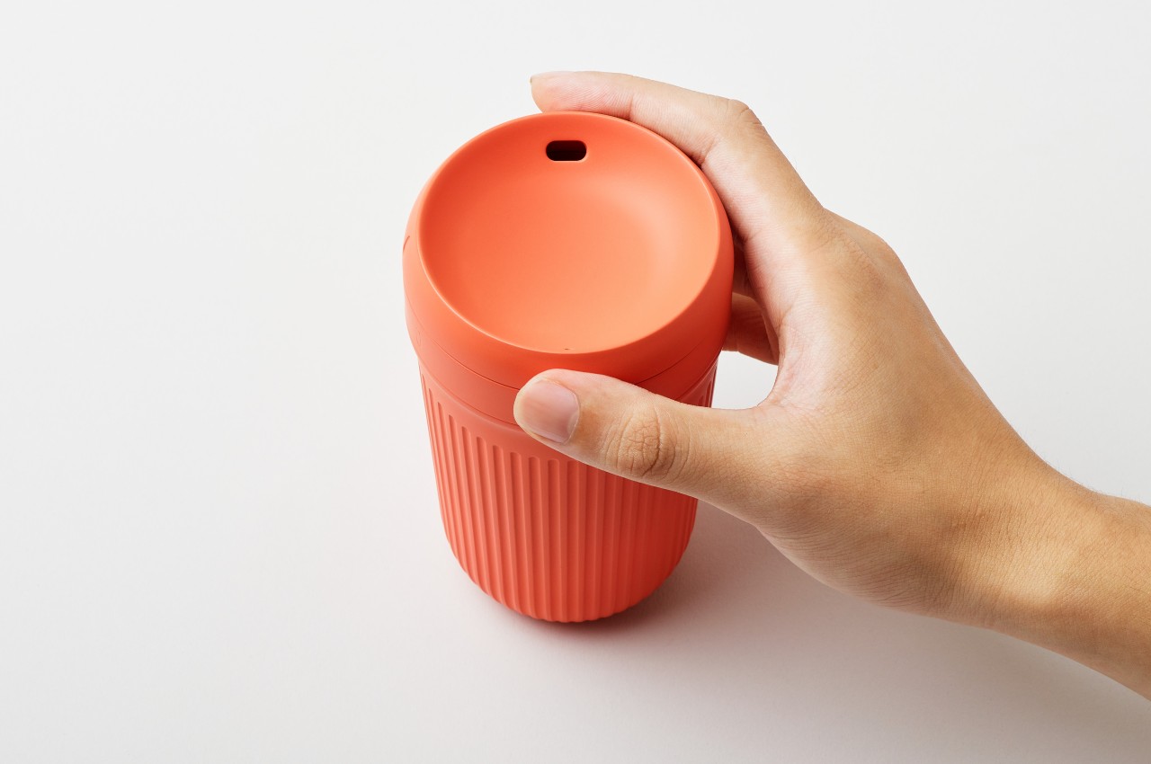 Coffee lid gets a redesign to let the aroma in