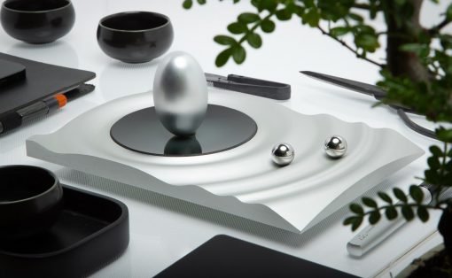 https://www.yankodesign.com/images/design_news/2023/10/this_tabletop_spinner_helps_you_medidate_quicker_and_easier_hero-510x314.jpg