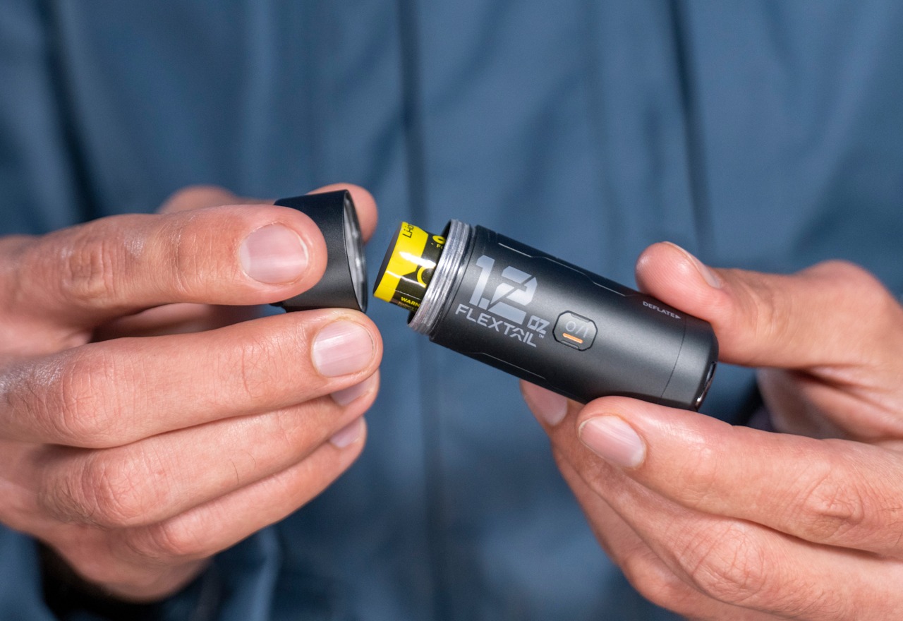 World's Tiniest Electric Air Pump Is Thumb-Sized and Can Inflate
